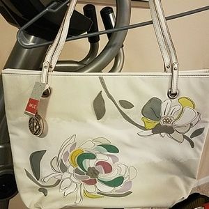 Bnwt Relic white purse